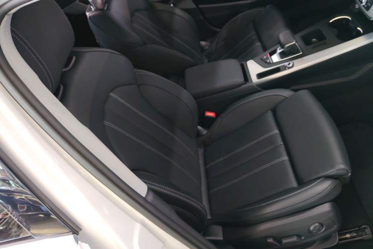 Used Audi A4L 2022 40 TFSI Fashion Dynamic Model Right Front Seat