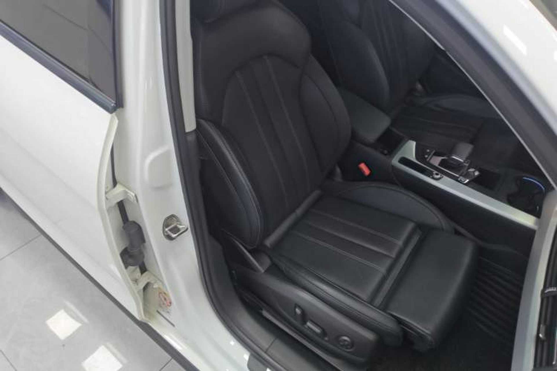 Used Audi A4L 2022 40 TFSI Luxury Dynamic Model Right Front Seat