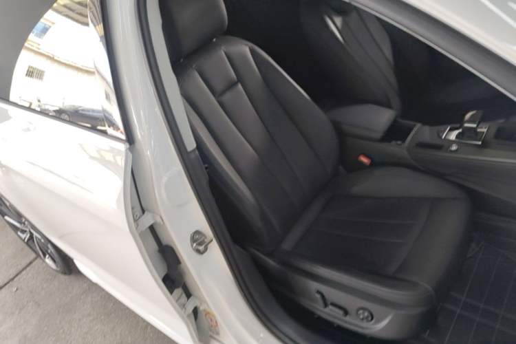 Used Audi A4L 2022 40 TFSI Luxury Prestige Edition Right Front Seat