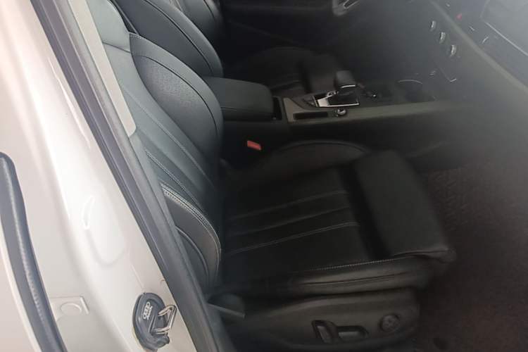 Used Audi A4L 2022 40 TFSI Fashion Dynamic Model Right Front Seat