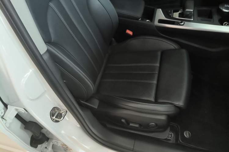 Used Audi A4L 2022 40 TFSI Fashion Dynamic Model Right Front Seat