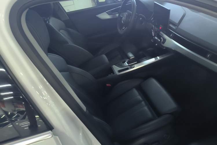 Used Audi A4L 2022 40 TFSI Fashion Dynamic Model Right Front Seat