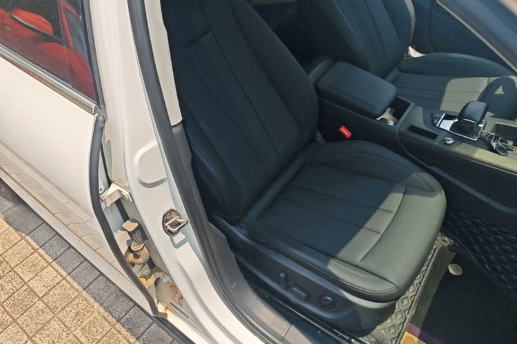 Used Audi A4L 2022 40 TFSI Luxury Prestige Edition Right Front Seat