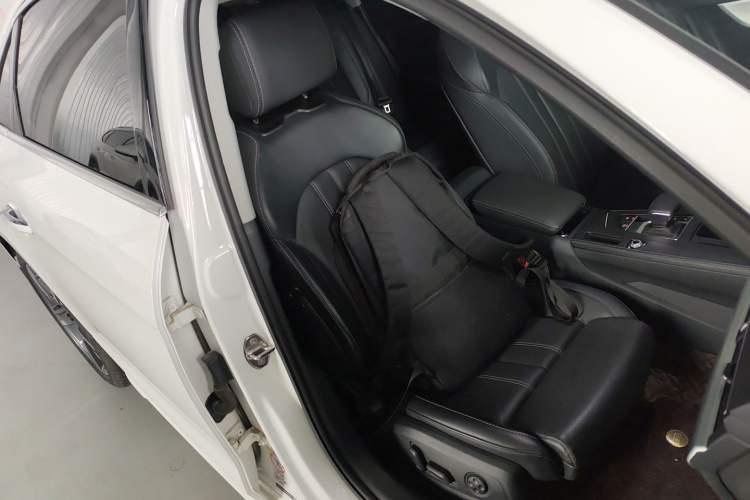 Used Audi A4L 2022 40 TFSI Fashion Dynamic Model Right Front Seat