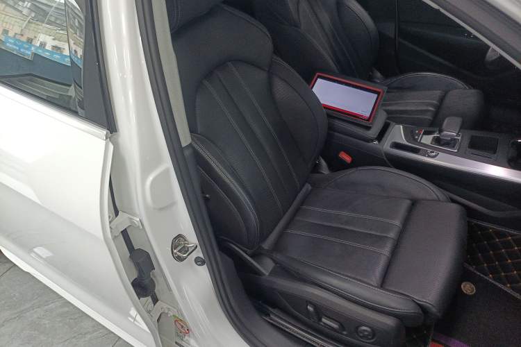 Used Audi A4L 2022 40 TFSI Fashion Dynamic Model Right Front Seat