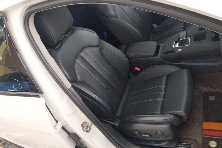 Used Audi A4L 2022 40 TFSI Fashion Dynamic Model Right Front Seat