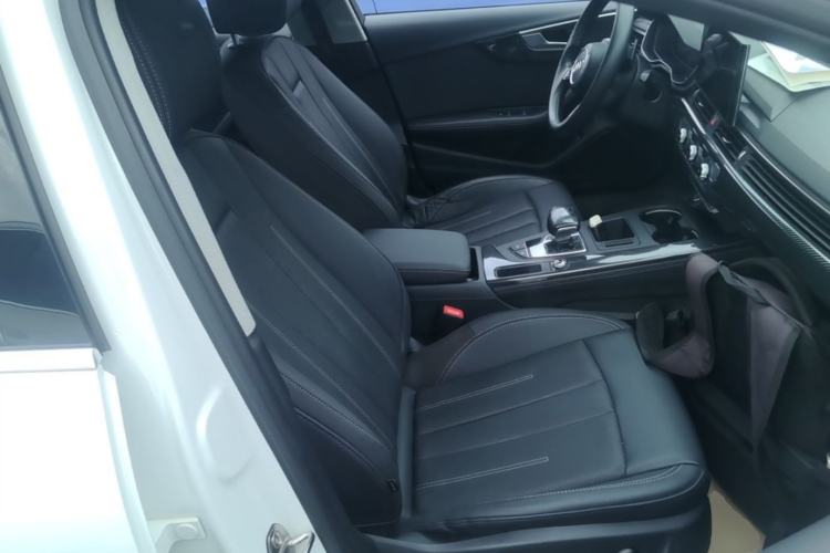 Used Audi A4L 2022 40 TFSI Stylish and Elegant Edition Right Front Seat