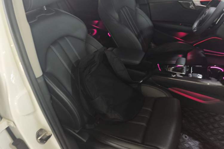 Used Audi A4L 2022 40 TFSI Fashion Dynamic Model Right Front Seat