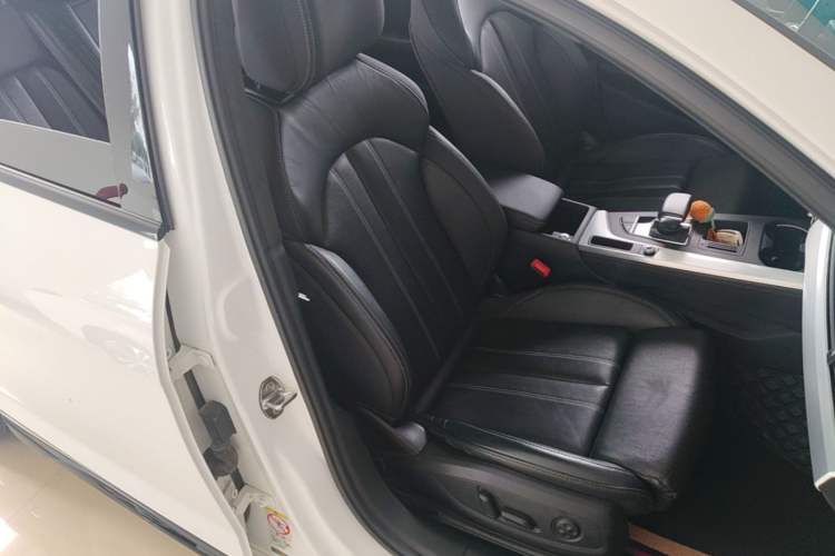 Used Audi A4L 2022 40 TFSI Luxury Dynamic Model Right Front Seat