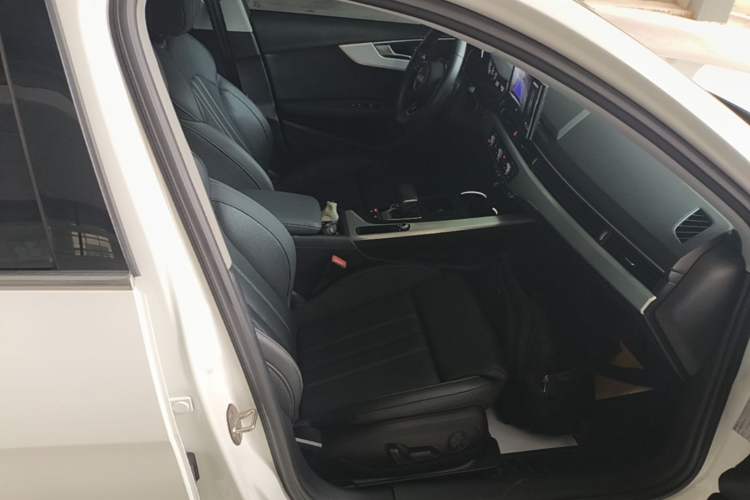 Used Audi A4L 2022 40 TFSI Fashion Dynamic Model Right Front Seat