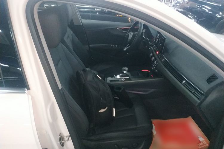 Used Audi A4L 2022 40 TFSI Stylish and Elegant Edition Right Front Seat