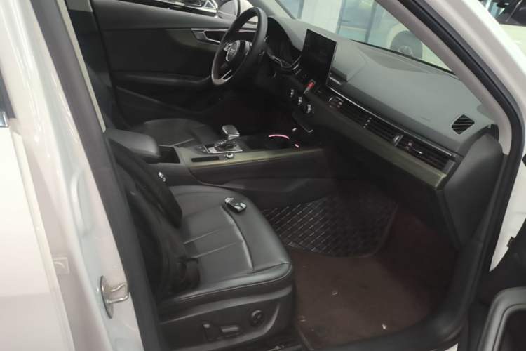 Used Audi A4L 2022 40 TFSI Stylish and Elegant Edition Right Front Seat