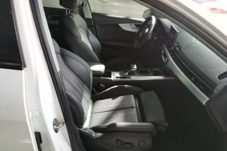 Used Audi A4L 2022 40 TFSI Luxury Dynamic Model Right Front Seat