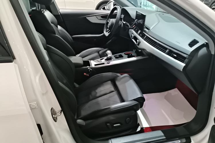 Used Audi A4L 2022 40 TFSI Luxury Dynamic Model Right Front Seat
