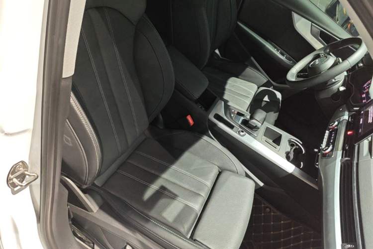 Used Audi A4L 2022 40 TFSI Fashion Dynamic Model Right Front Seat