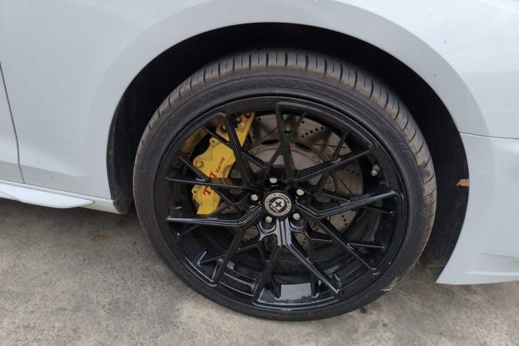 Used Audi A4L 2022 45 TFSI quattro Prestige Dynamic Edition Right Front Wheel Hub