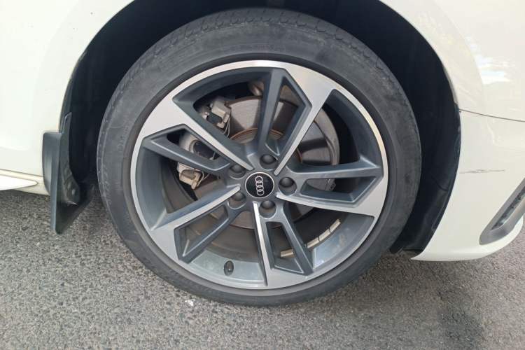 Used Audi A4L 2022 40 TFSI Fashion Dynamic Model Right Front Wheel Hub