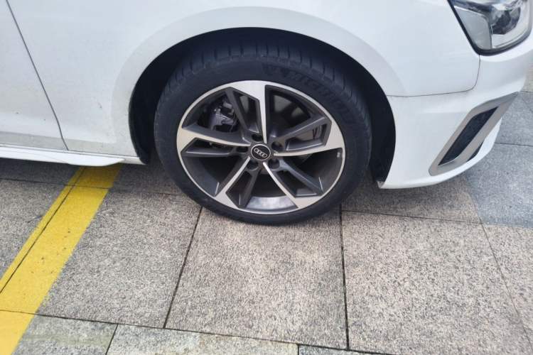 Used Audi A4L 2022 40 TFSI Fashion Dynamic Model Right Front Wheel Hub