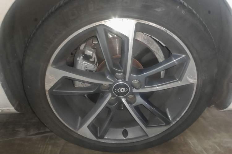 Used Audi A4L 2022 40 TFSI Fashion Dynamic Model Right Front Wheel Hub