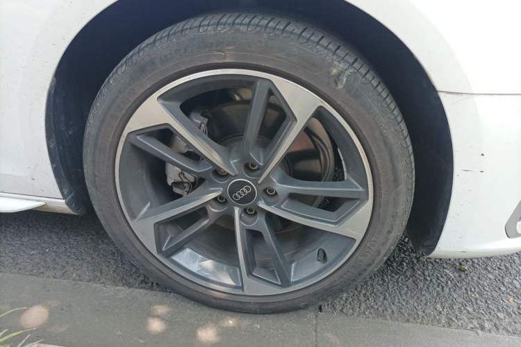 Used Audi A4L 2022 40 TFSI Fashion Dynamic Model Right Front Wheel Hub