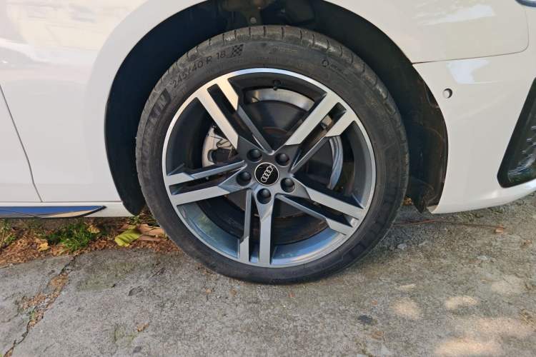 Used Audi A4L 2022 40 TFSI Luxury Dynamic Model Right Front Wheel Hub