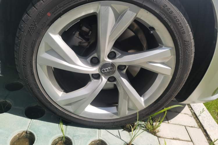 Used Audi A4L 2022 40 TFSI Fashion Dynamic Model Right Front Wheel Hub