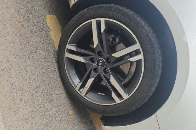 Used Audi A4L 2022 40 TFSI Fashion Dynamic Model Right Front Wheel Hub