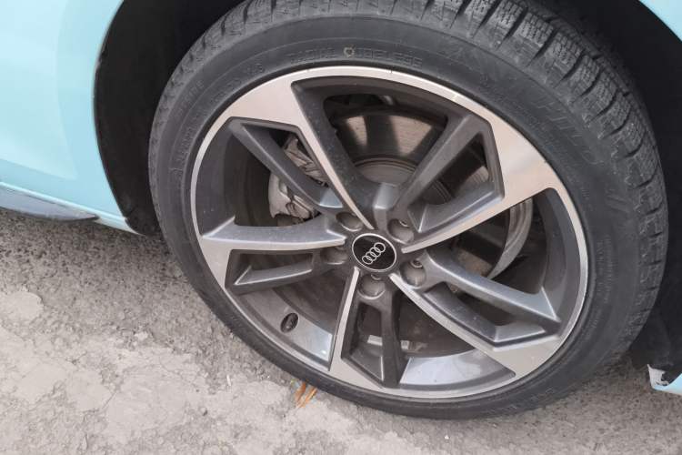 Used Audi A4L 2022 40 TFSI Fashion Dynamic Model Right Front Wheel Hub