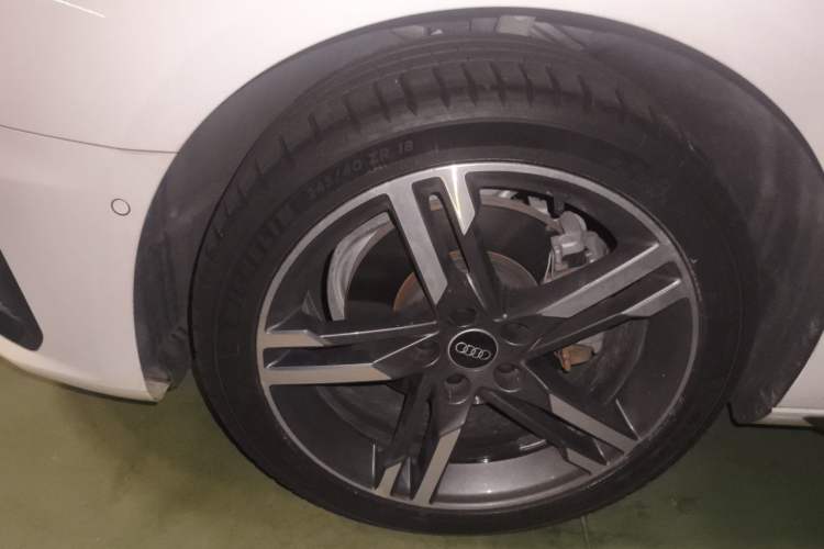 Used Audi A4L 2022 40 TFSI Luxury Dynamic Model Right Front Wheel Hub