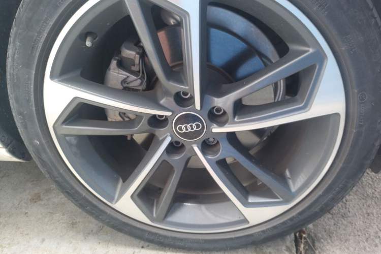 Used Audi A4L 2022 40 TFSI Fashion Dynamic Model Right Front Wheel Hub