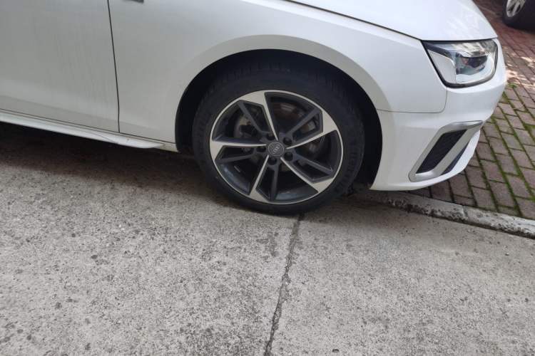 Used Audi A4L 2022 40 TFSI Fashion Dynamic Model Right Front Wheel Hub
