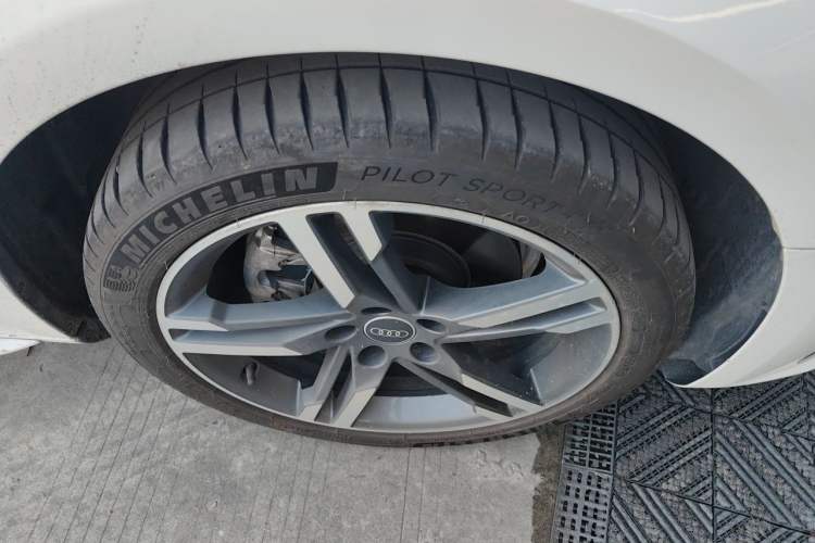 Used Audi A4L 2022 40 TFSI Fashion Dynamic Model Right Front Wheel Hub