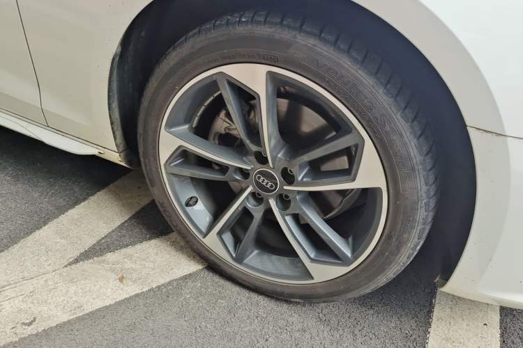 Used Audi A4L 2022 40 TFSI Fashion Dynamic Model Right Front Wheel Hub