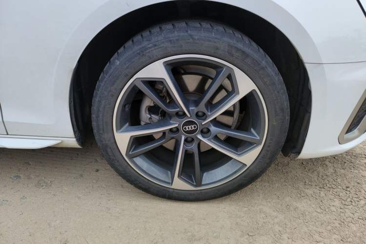 Used Audi A4L 2022 40 TFSI Fashion Dynamic Model Right Front Wheel Hub