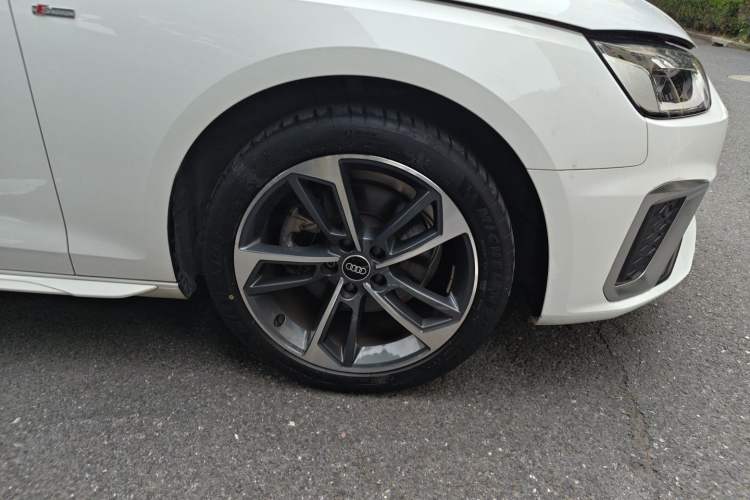 Used Audi A4L 2022 40 TFSI Fashion Dynamic Model Right Front Wheel Hub