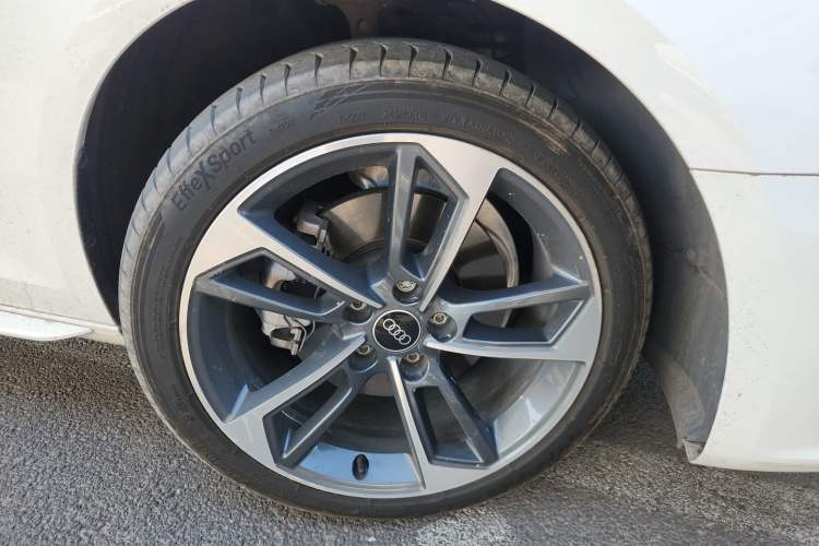 Used Audi A4L 2022 40 TFSI Fashion Dynamic Model Right Front Wheel Hub