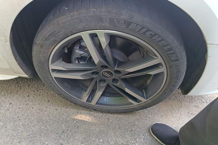 Used Audi A4L 2022 40 TFSI Fashion Dynamic Model Right Front Wheel Hub