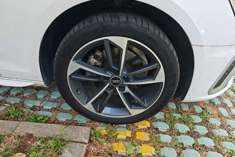 Used Audi A4L 2022 40 TFSI Fashion Dynamic Model Right Front Wheel Hub