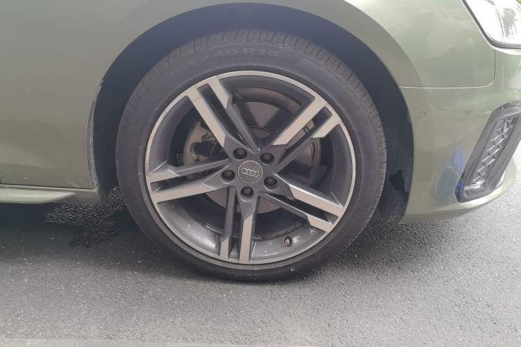 Used Audi A4L 2022 40 TFSI Luxury Dynamic Model Right Front Wheel Hub