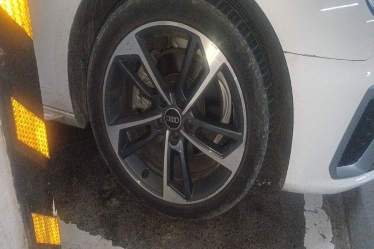 Used Audi A4L 2022 40 TFSI Fashion Dynamic Model Right Front Wheel Hub