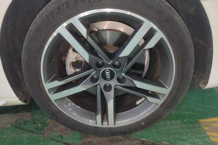 Used Audi A4L 2022 40 TFSI Fashion Dynamic Model Right Front Wheel Hub