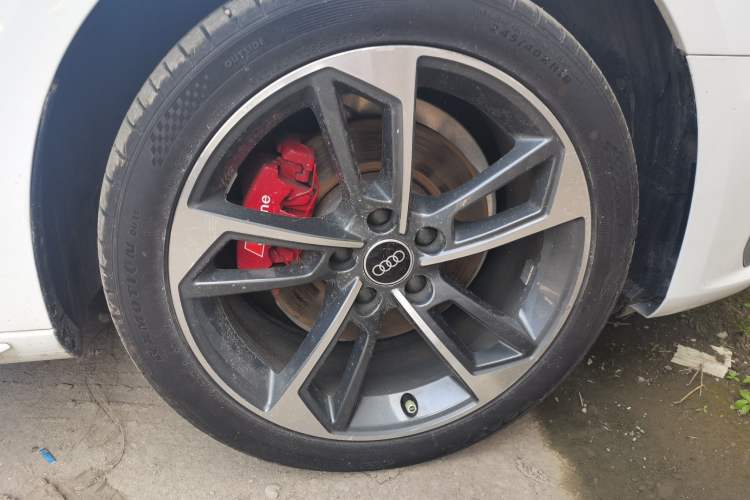Used Audi A4L 2022 40 TFSI Fashion Dynamic Model Right Front Wheel Hub
