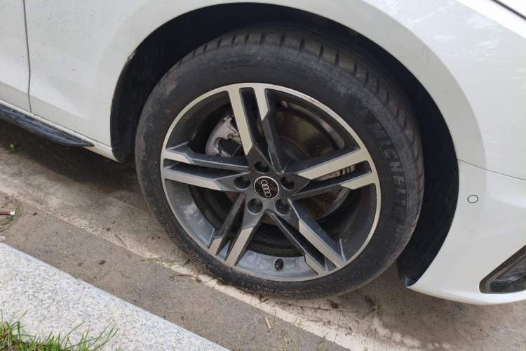 Used Audi A4L 2022 40 TFSI Luxury Dynamic Model Right Front Wheel Hub