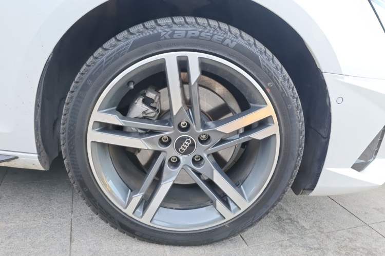 Used Audi A4L 2022 40 TFSI Luxury Dynamic Model Right Front Wheel Hub