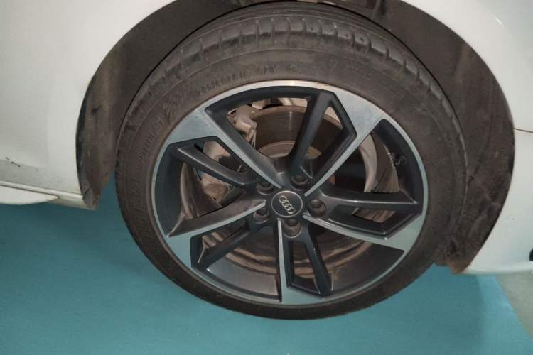Used Audi A4L 2022 40 TFSI Fashion Dynamic Model Right Front Wheel Hub