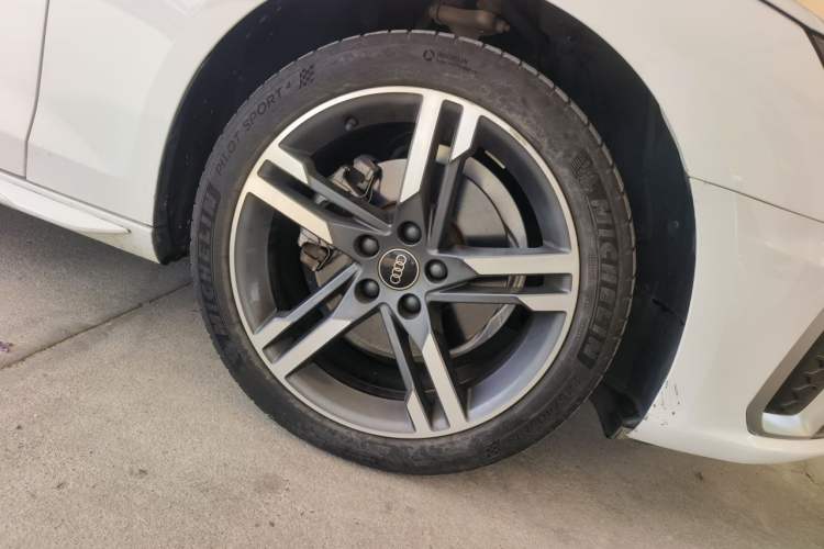 Used Audi A4L 2022 40 TFSI Fashion Dynamic Model Right Front Wheel Hub