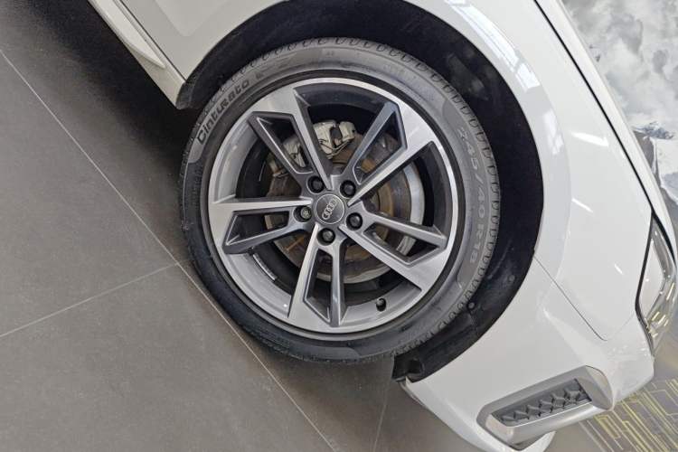 Used Audi A4L 2022 40 TFSI Fashion Dynamic Model Right Front Wheel Hub