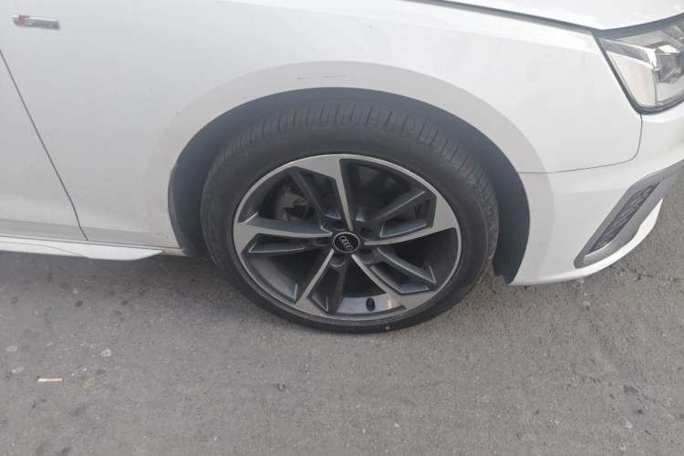 Used Audi A4L 2022 40 TFSI Fashion Dynamic Model Right Front Wheel Hub