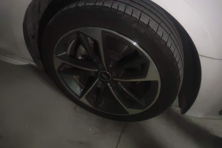 Used Audi A4L 2022 40 TFSI Fashion Dynamic Model Right Front Wheel Hub