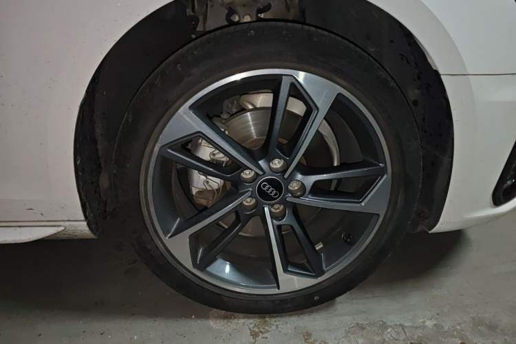 Used Audi A4L 2022 40 TFSI Fashion Dynamic Model Right Front Wheel Hub